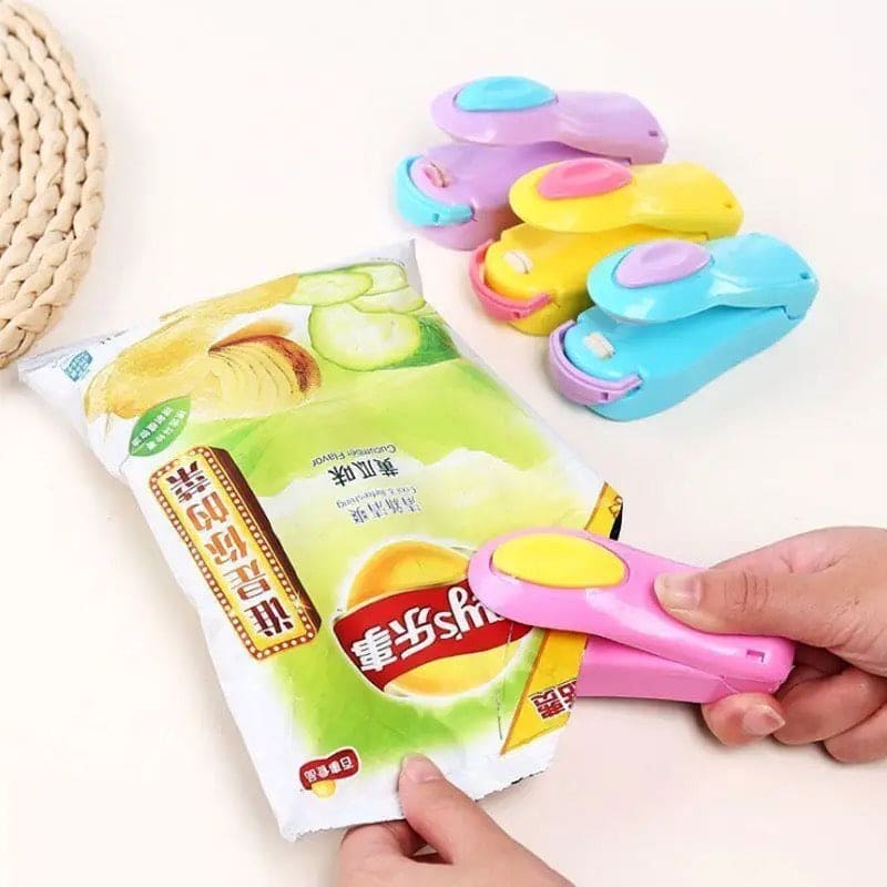 Portable Mini Sealing Household Machine - Handheld Heat Bag Sealer - Mini Heat Bag Sealer Sealing Machine Hand Pressure Heat Sealing Machine for Airtight Food Storage Saver