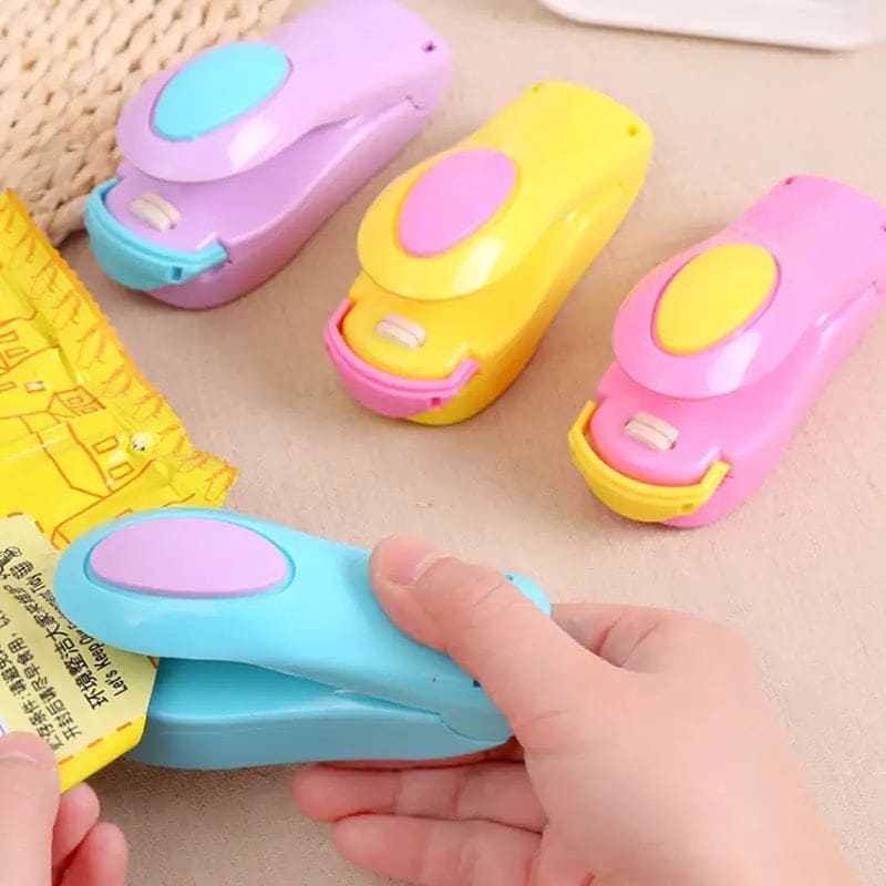Portable Mini Sealing Household Machine - Handheld Heat Bag Sealer - Mini Heat Bag Sealer Sealing Machine Hand Pressure Heat Sealing Machine for Airtight Food Storage Saver